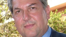 Top eye surgeon retires from Liverpool hospital