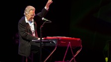 Founding member of The Doors dies