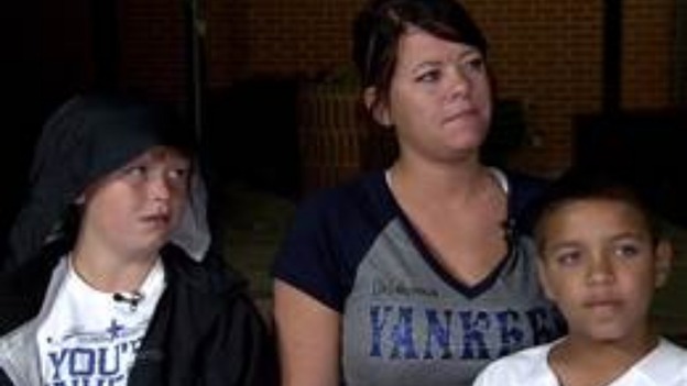 Damian Britton (L) with his brother Bobby and mother Brandi Kline