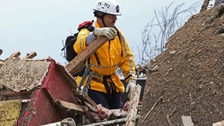 Rescue teams hunt for Oklahoma survivors