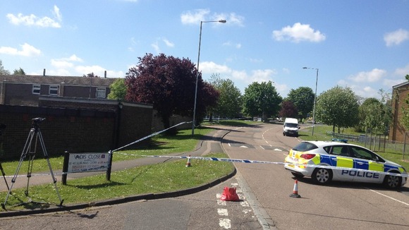 Police cordon at Luton murder scene