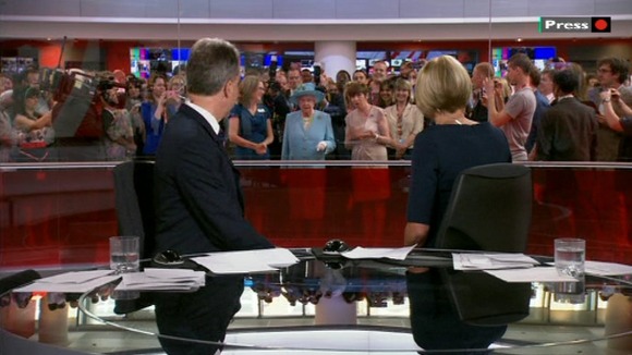 Finally Julian Worricker joins his co-worker in looking at the Queen behind.