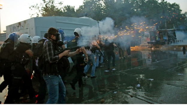 Police fire tear gas cannisters in Istanbul's Taksim Square