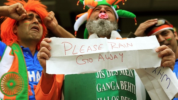India fans appeal to the weather as play is delayed