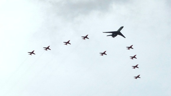 Red Arrows flying