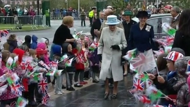 The Queen arrives in Aberfan
