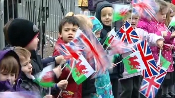 Children waiting to see the Queen