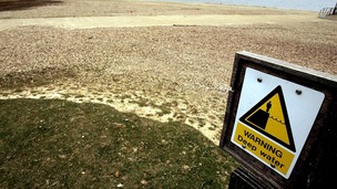A warning sign on the bank of Bewl reservoir, Kent.