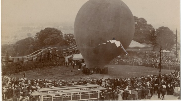 Balloon rides in the park