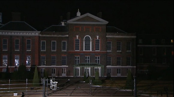 Kensington Palace tonight, where Prince of Cambridge is spending his first night after leaving hospital in London.