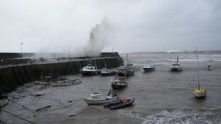 Strong winds at Minehead harbour