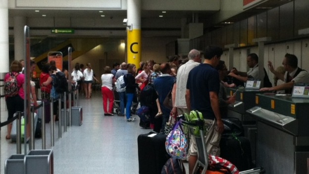 Queues at airport