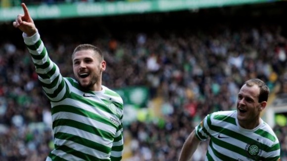 Norwich City have finally completed the signing of Celtic's Gary Hooper