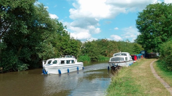 Trent and Mersey Canal and boats in the sunshine