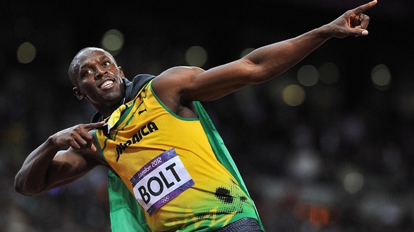Usain Bolt has followed his London 2012 heroics by winning the 100m event in the 'Anniversary Games'.