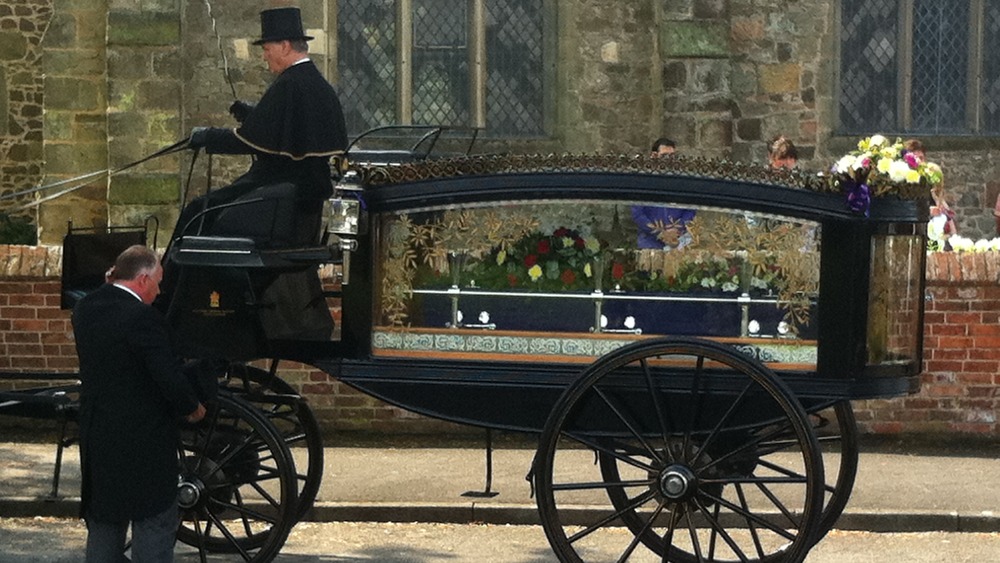 Funeral service takes place in Leicestershire Central ITV News