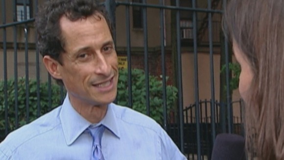 New York City mayoral candidate Anthony Weiner with Daybreak's Lucy Watson.