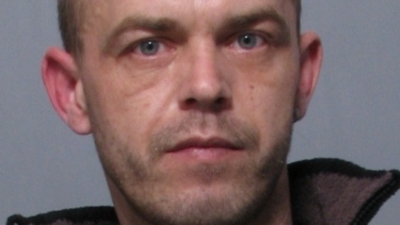 David Hawthorne wanted by police.