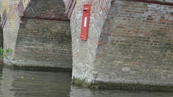 The mystery postbox in Sonning-On-Thames