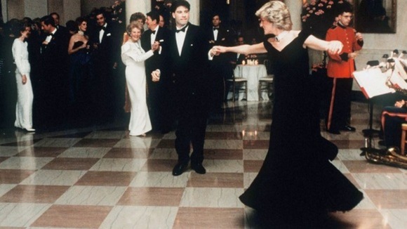 Diana danced with John Travolta at the White House in 1985.