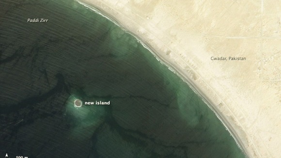 Aerial image of the new island, captured by NASA’s Earth Observing-1 (EO-1) satellite