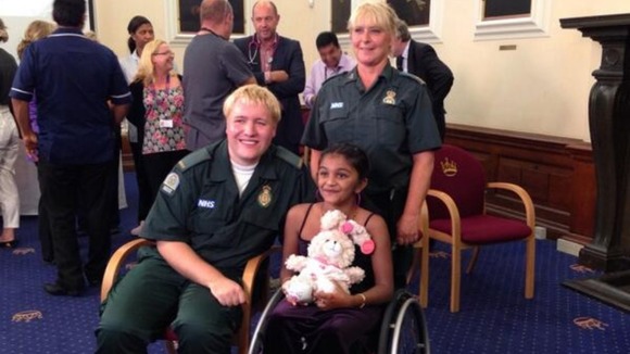 The two paramedics who arrived first on the scene after Thusha's shooting.
