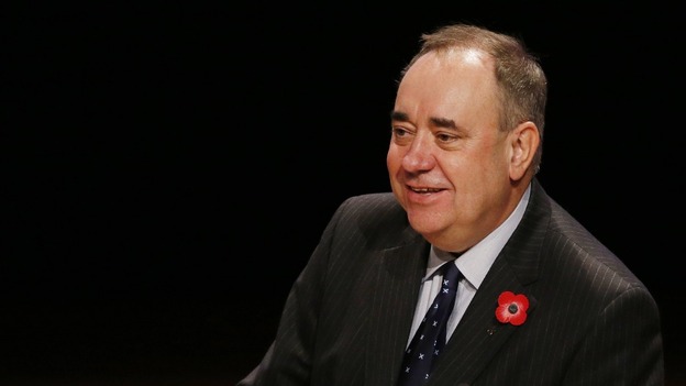 Scotland's First Minister Alex Salmond has begun talks with the Unite union over the mooted Grangemouth closure.