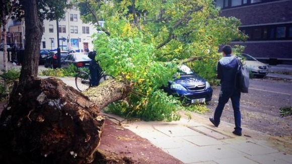 @ryan_chua captured this scene in Islington this morning