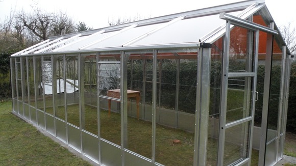 Photovoltaic greenhouse