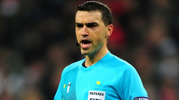 Referee Ovidiu Hategan .