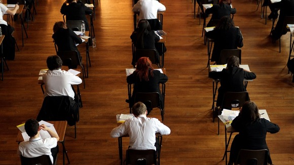 Top schools that take on academy status are failing to support those that are under-performing, a cross-party group of MPs has warned.
