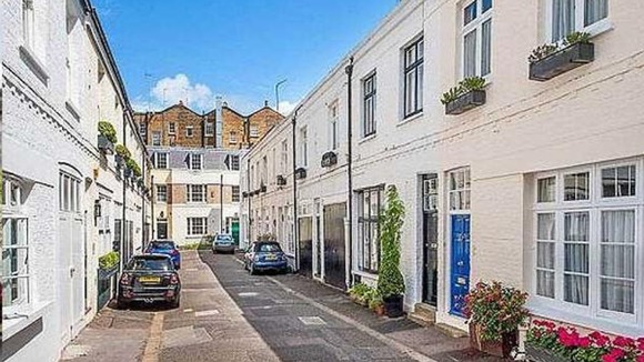 Burton Mews in Kensington and Chelsea