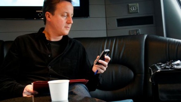 David Cameron texting in May 11 2010