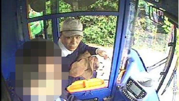 Anxiang Du boards a bus to Wootton on the day of the killings.
