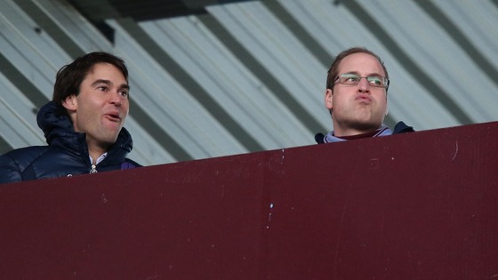 The Prince reacts to the action on-pitch