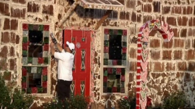 A Texas university has built the biggest gingerbread house.