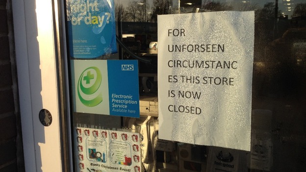 Sign on store door at Kingston Retail Park