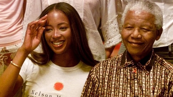 Campbell and Mandela in 2001.