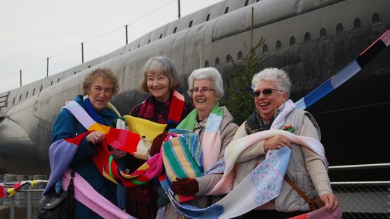 Scarf knitters