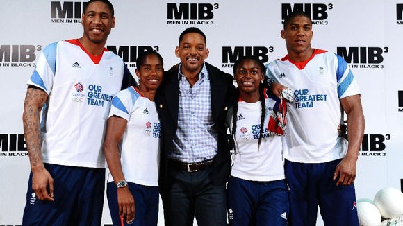 Will Smith (centre) meets (left- right) Drew Sullivan, Yamile Aldama, Perri Shakes-Drayton, and Anthony Joshua.