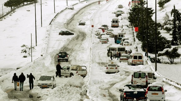 Snow brought traffic to a standstill in Jerusalem
