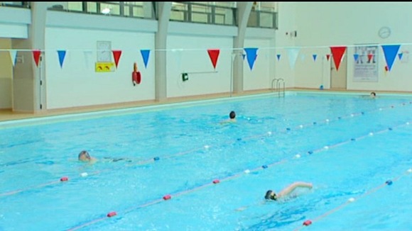 Children swimming at a pool in Mansfield