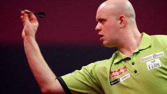 Peter Wright will face Michael van Gerwen in the final.