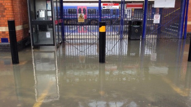 Flooding at Newbury railway station