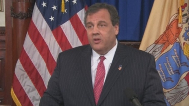 New Jersey Governor Chris Christie addresses a news conference.