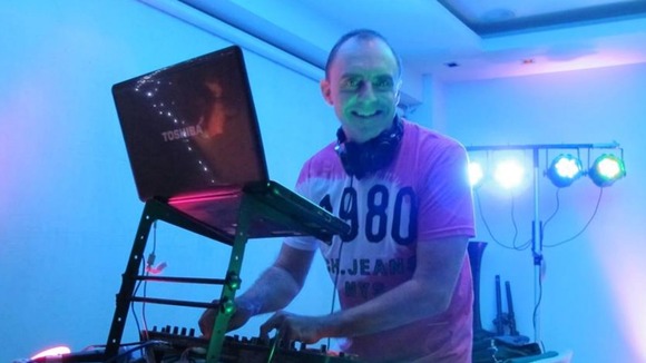 British radio DJ Paul Norris has been killed in a motorcycle accident in Thailand.
