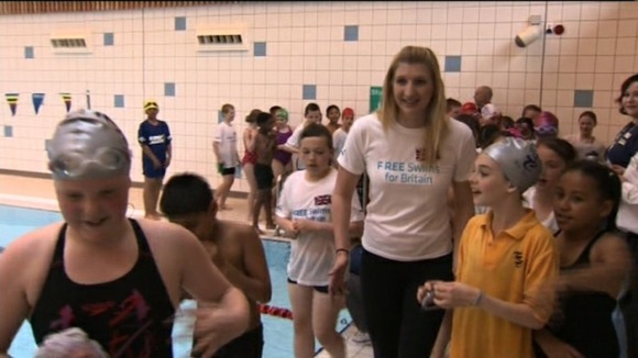 Olympic swimmer Rebecca Addlington with children