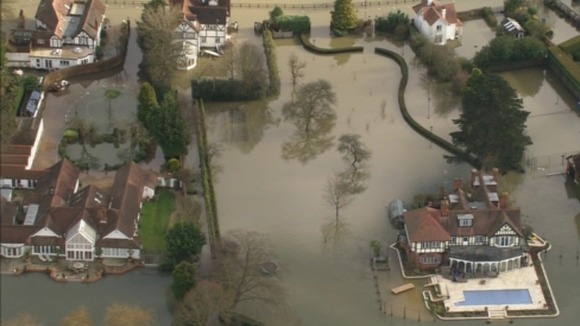 Flooded mansions near Cookham in Berkshire