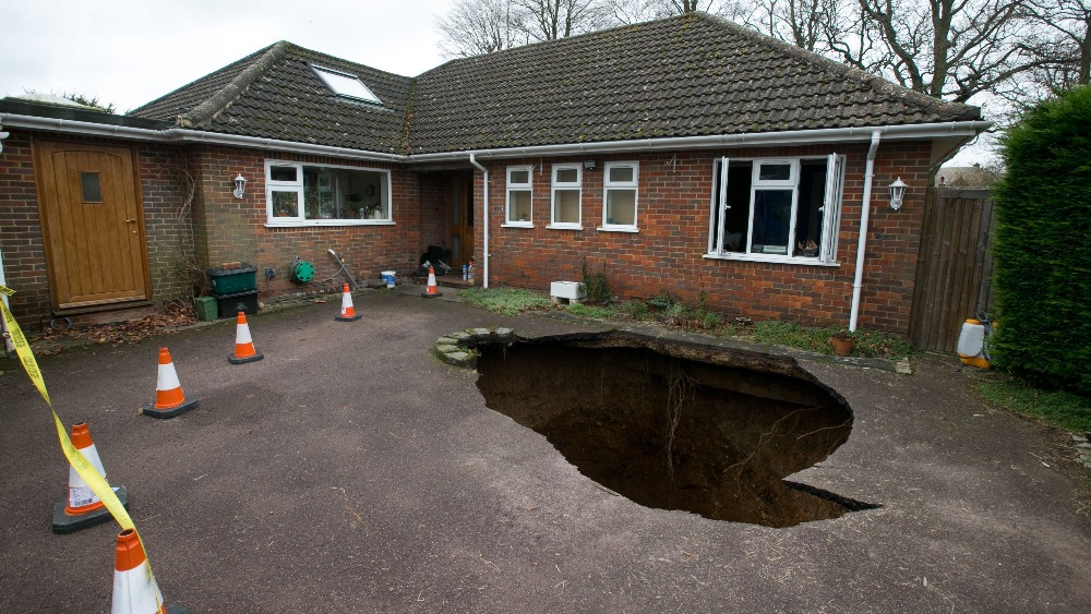 What causes sinkholes to appear in our streets? London ITV News