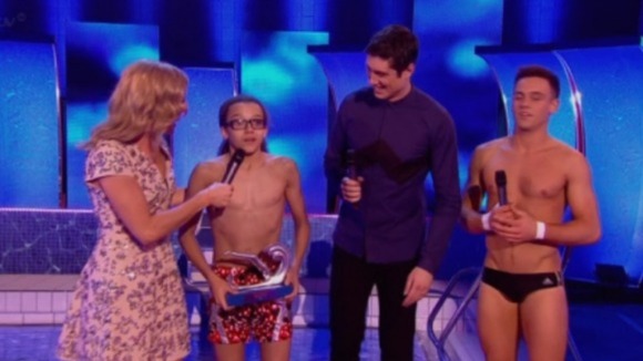 Splash! 2014 champion Perri Kiely picks up his award.